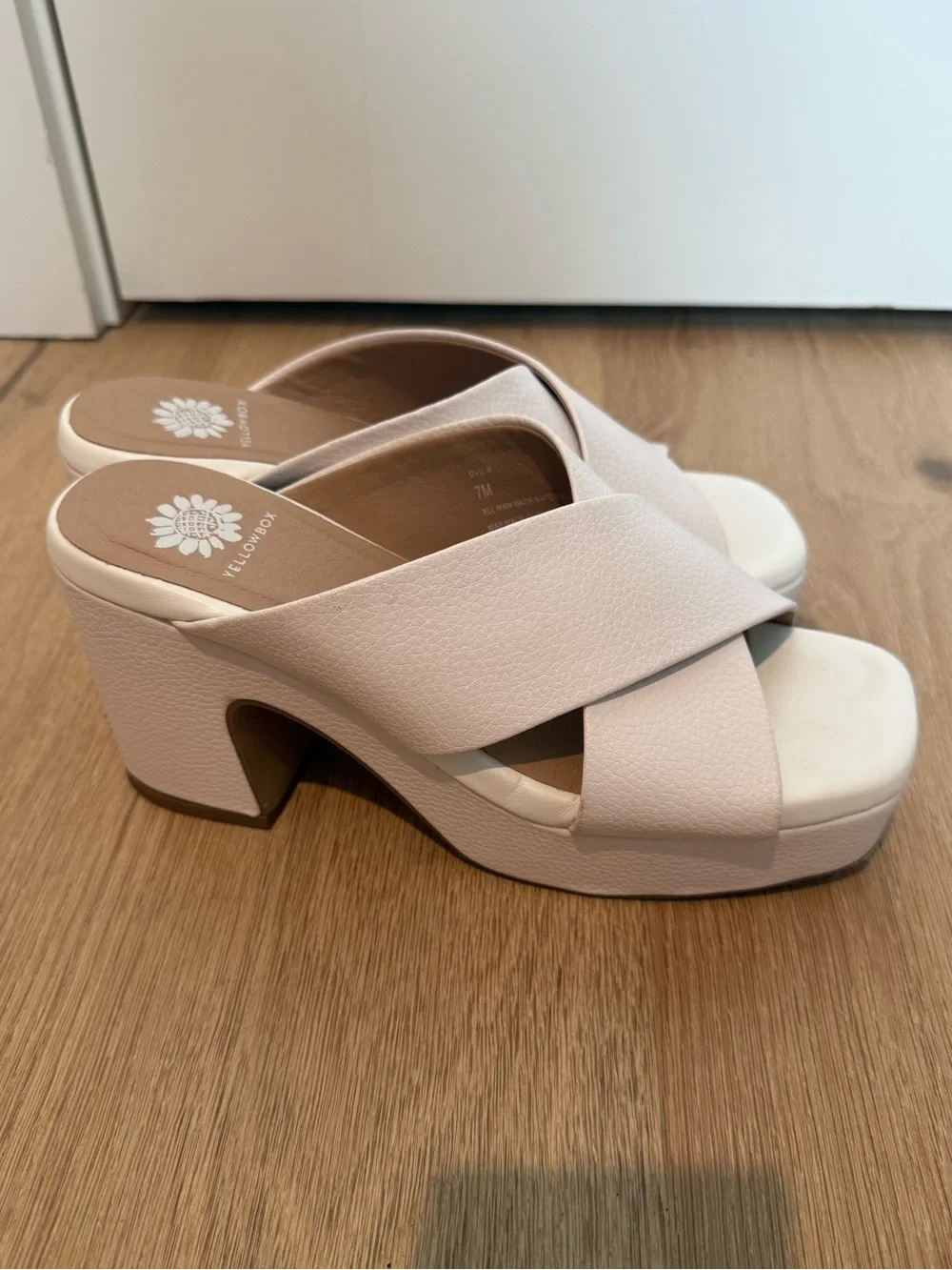 Yellow Box Ovilia Bone Platform Slide Sandals Criss Cross Block Heel Size 7